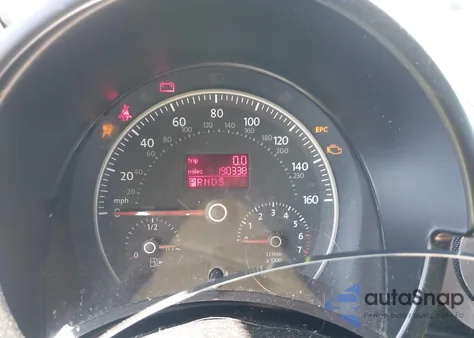 2009 Volkswagen New Beetle 2.5L from USA, damaged, VIN 3VWRF31Y59M405743